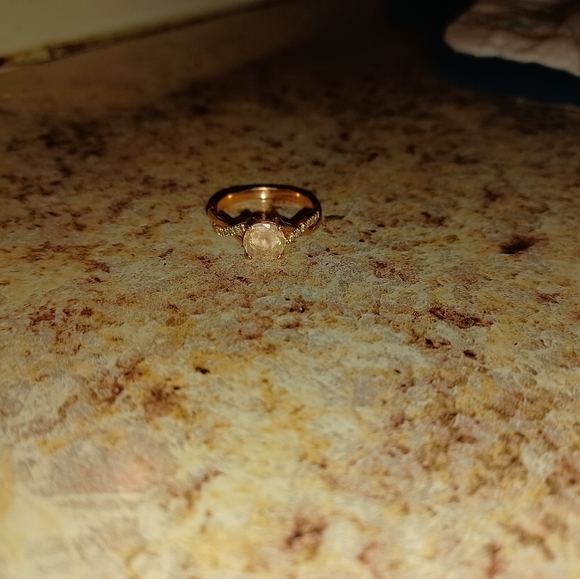 10K Rose Gold Ring With 1 ct Morganite Stone - Picture 4 of 5